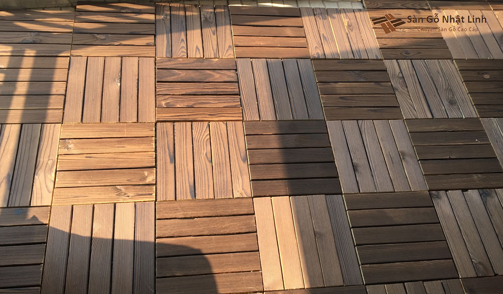 sàn gỗ tràm bông vàng lát hình vuông
